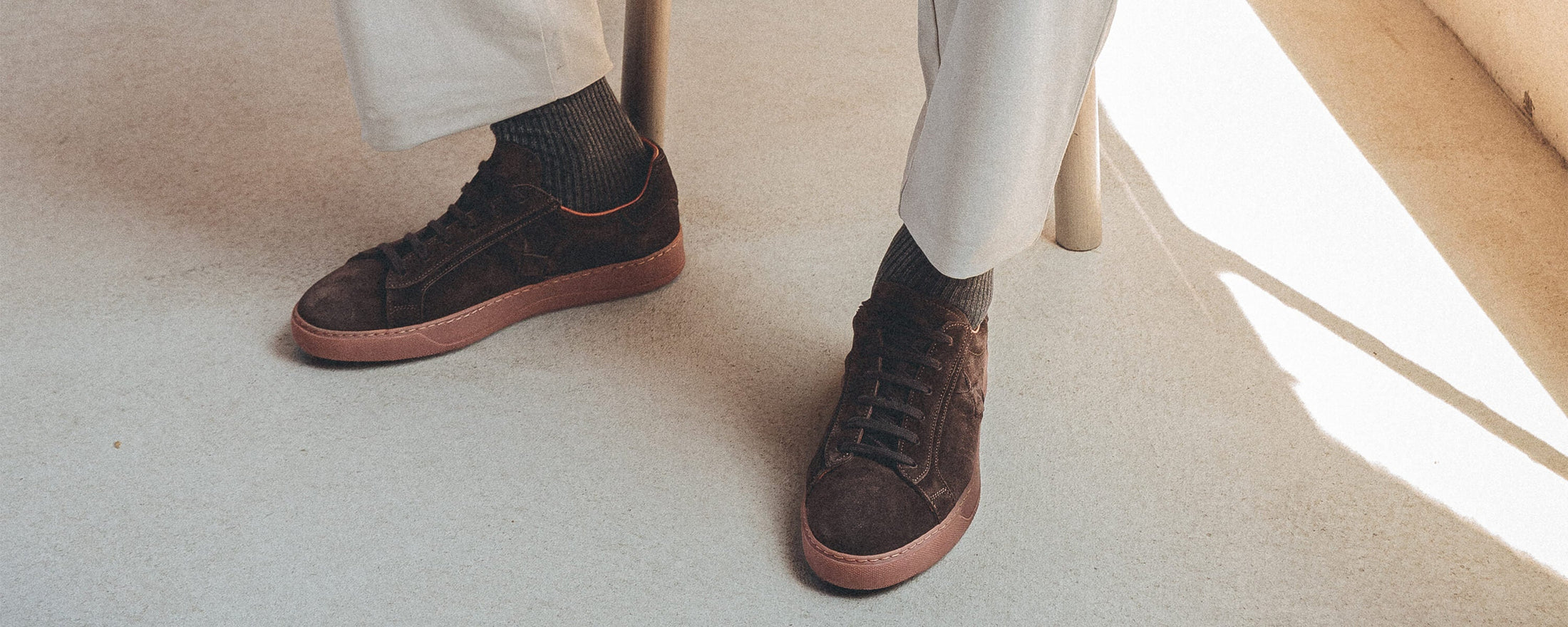 Sneakers in Suede